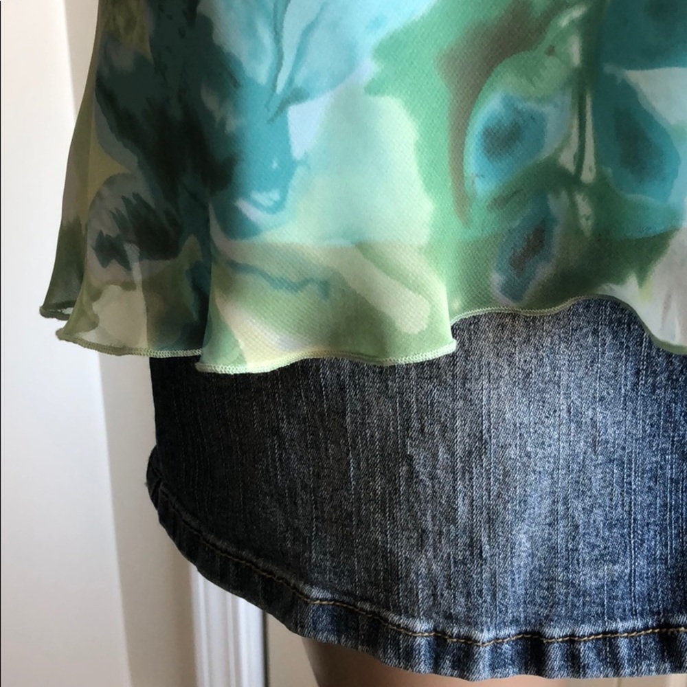 Soft Green Top with Ruffle Bottom - Picture 3 of 4